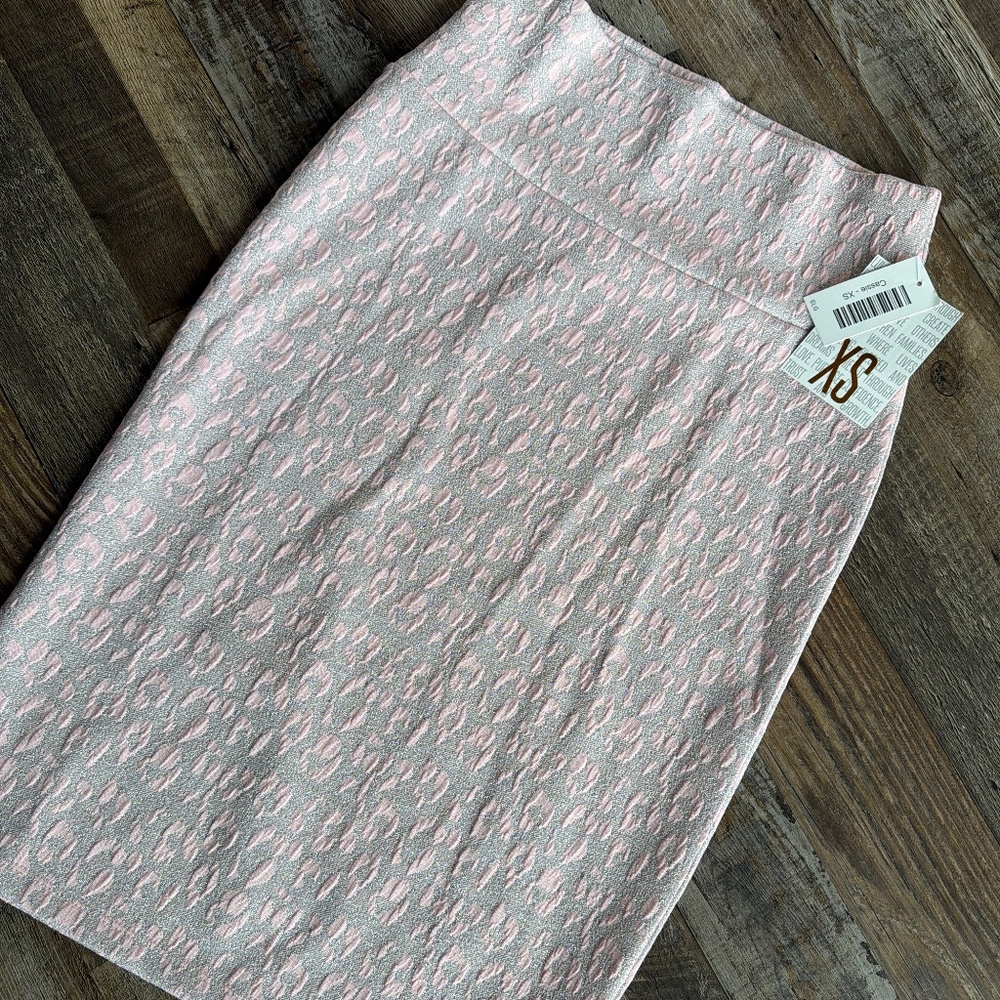 Elegant Cassie by Lularoe